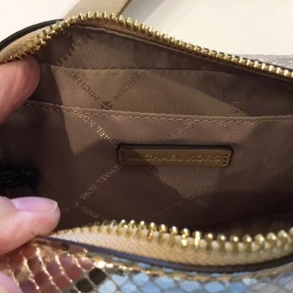 Michael Michael Kors Maisie Metallic Gold 2 in 1 Camera Crossbody Bag NWT $498 - Picture 11 of 12